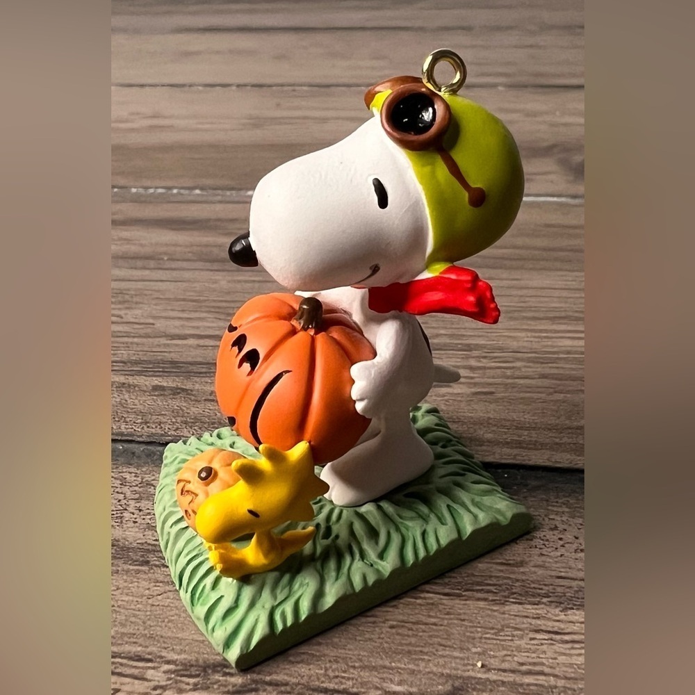 Hallmark NEW 2012 Snoopy & Woodstock 0 Lanterns Peanuts Gang Halloween Ornament - Picture 4 of 10